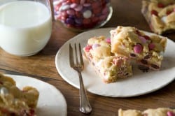 Valentine's Cheesecake Cookie Bars