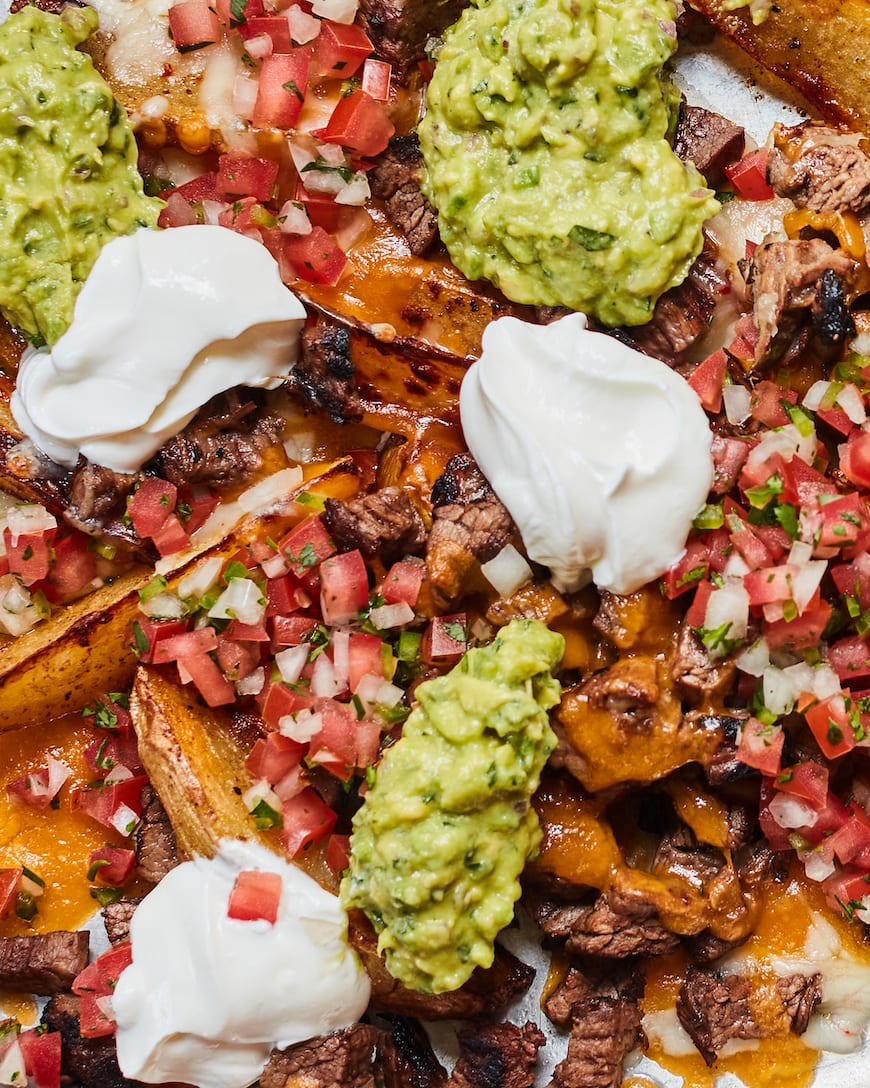 Carne Asada Party Fries from www.whatsgabycooking.com (@whatsgabycookin)