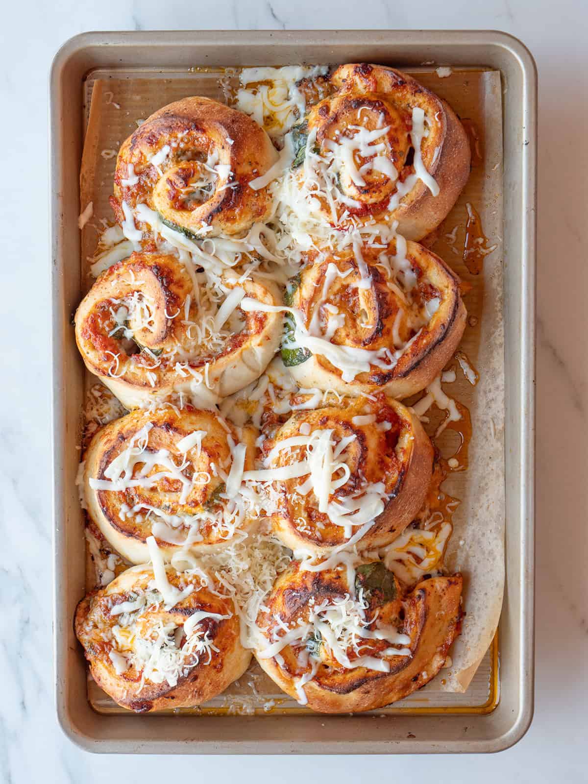 Cheesy tomato basil pizza rolls