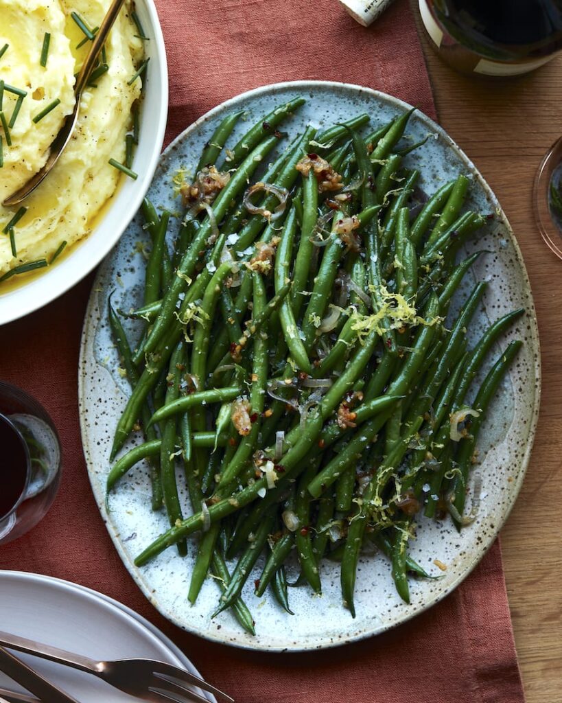 Spicy Garlic Green Beans from www.whatsgabycooking.com (@whatsgabycookin)