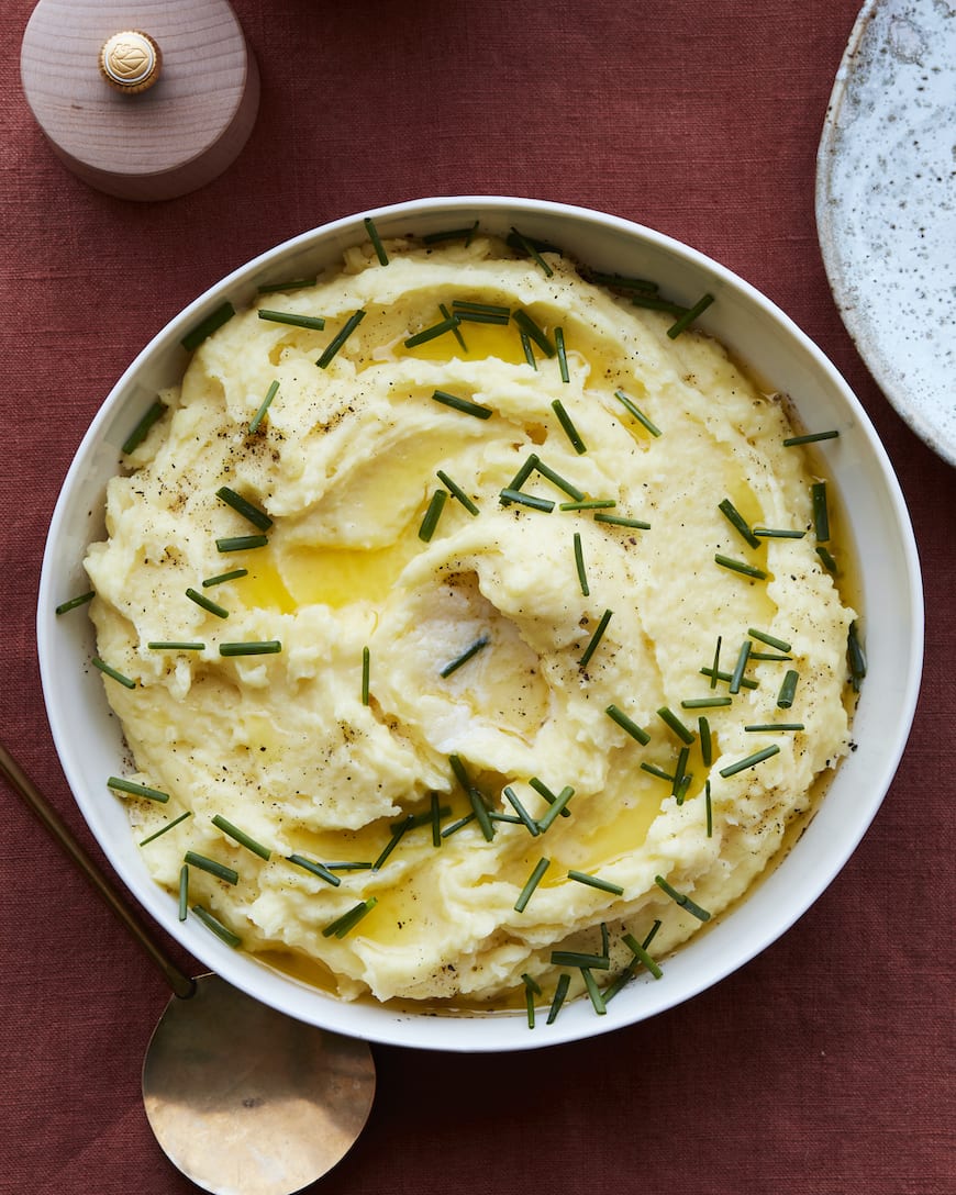 Mascarpone Mashed Potatoes from www.whatsgabycooking.com (@whatsgabycookin) / Thanksgiving side dishes