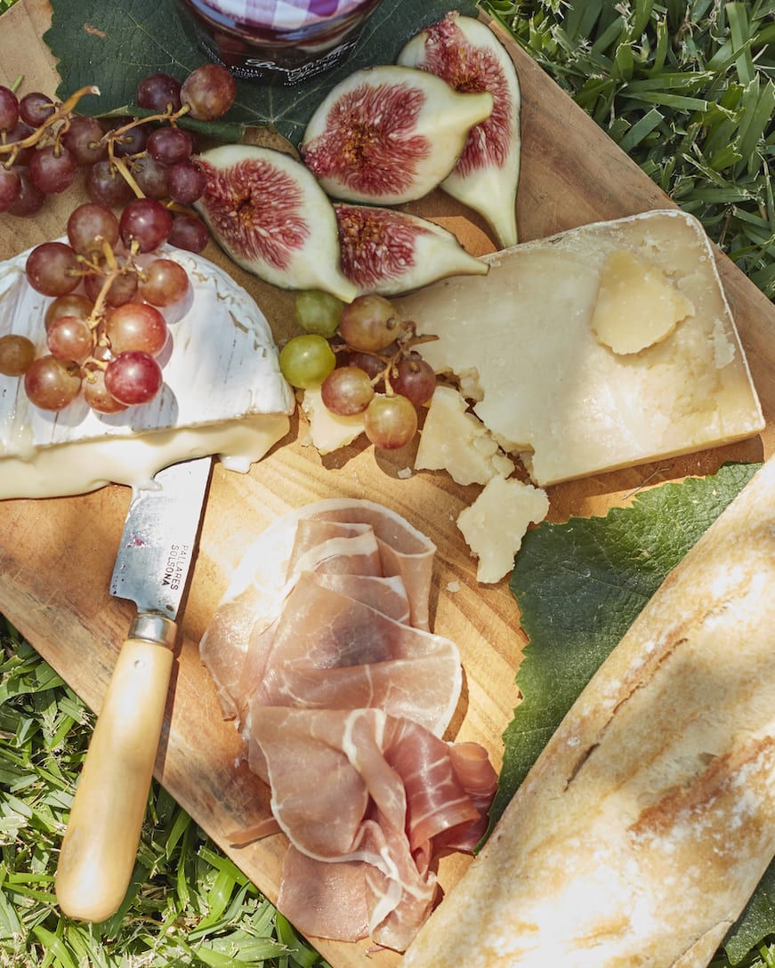 Easy French Summer Picnic from www.whatsgabycooking.com (@whatsgabycookin)