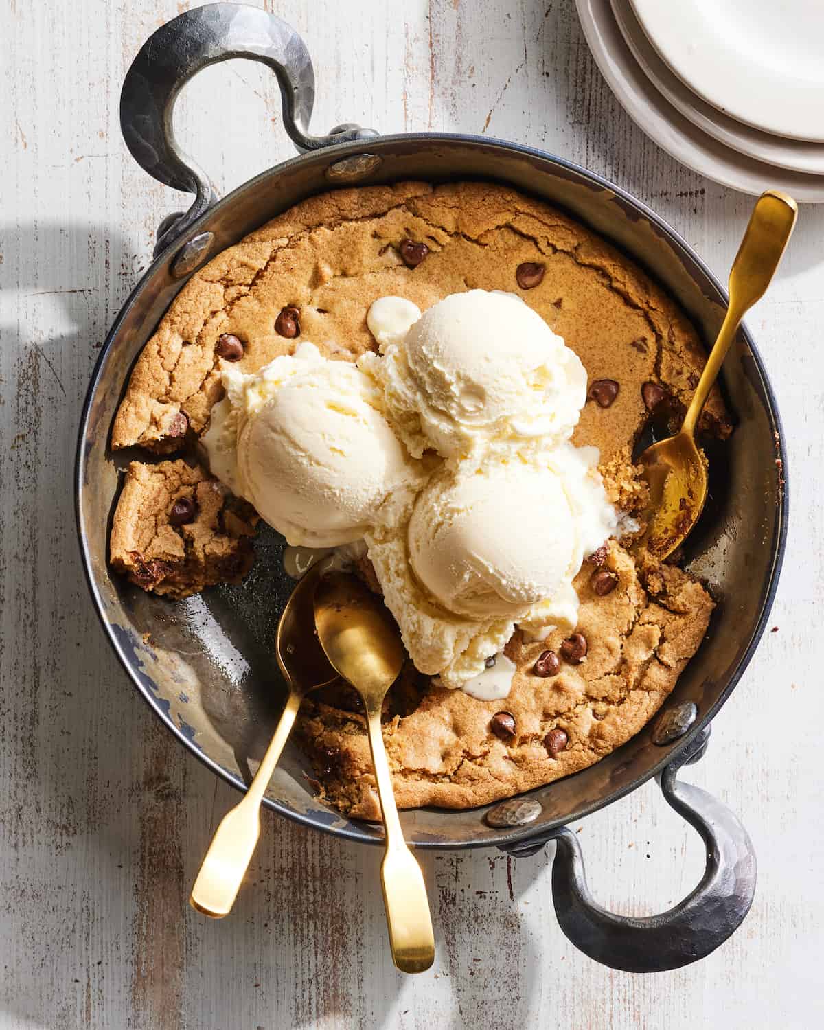 Pizookie from www.whatsgabycooking.com (@whatsgabycookin)