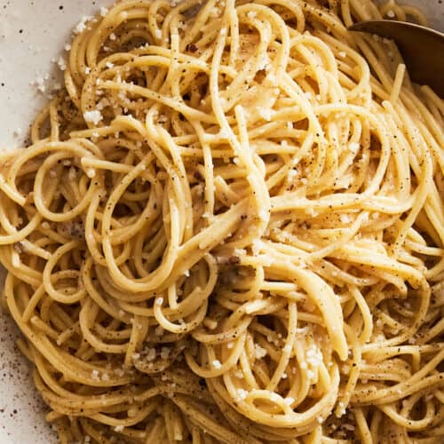 15 Minute Easy Cacio E Pepe - What's Gaby Cooking