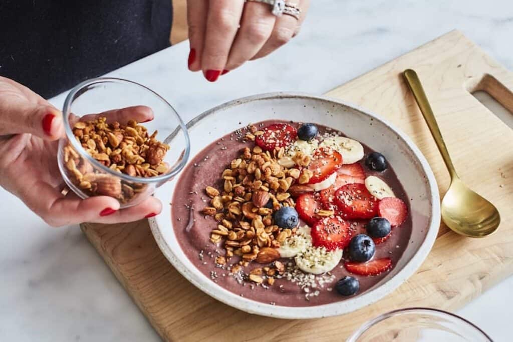 How To Make An Acai Bowl (The 1 Perfect Recipe)