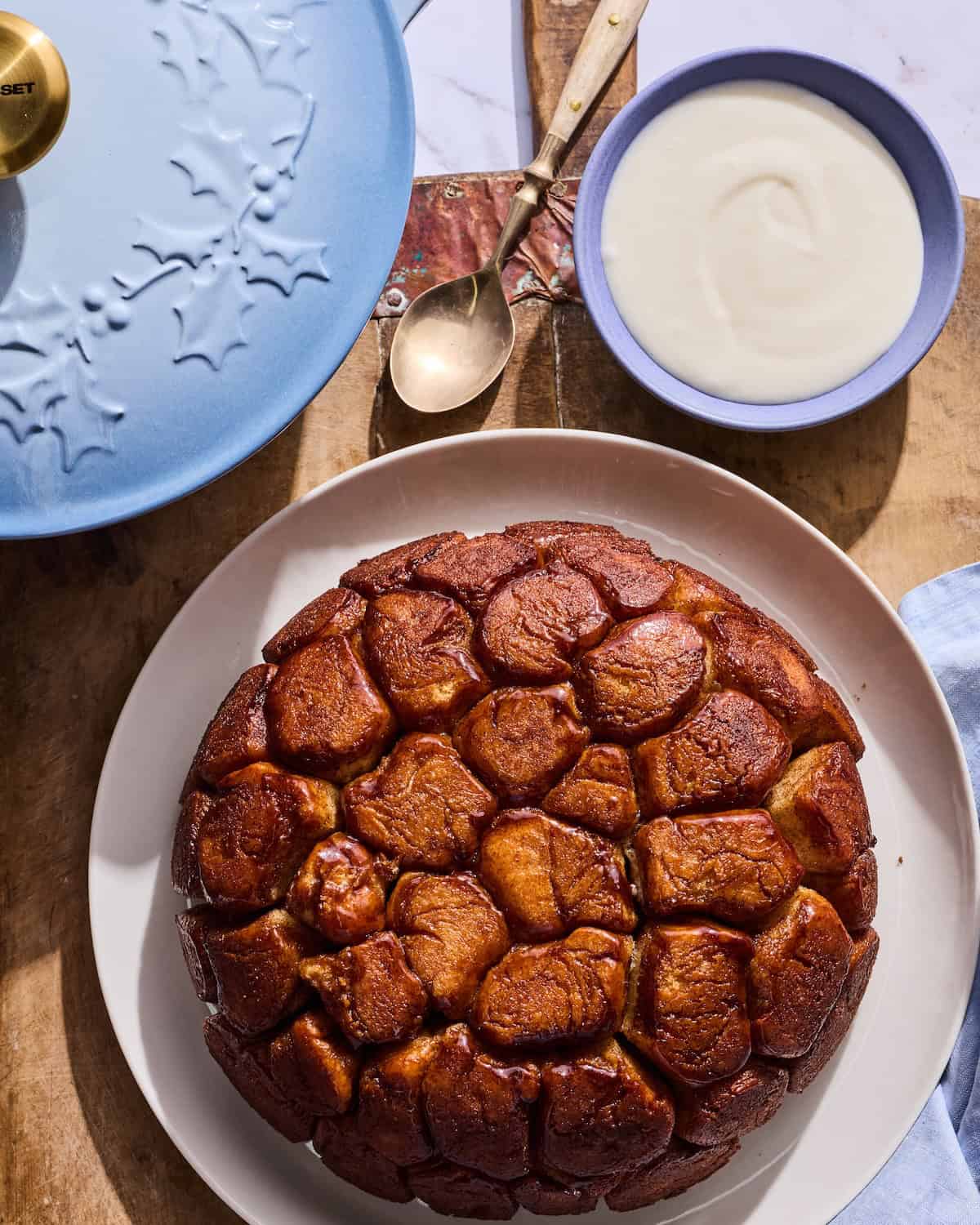 Cinnamon roll monkey bread on plate