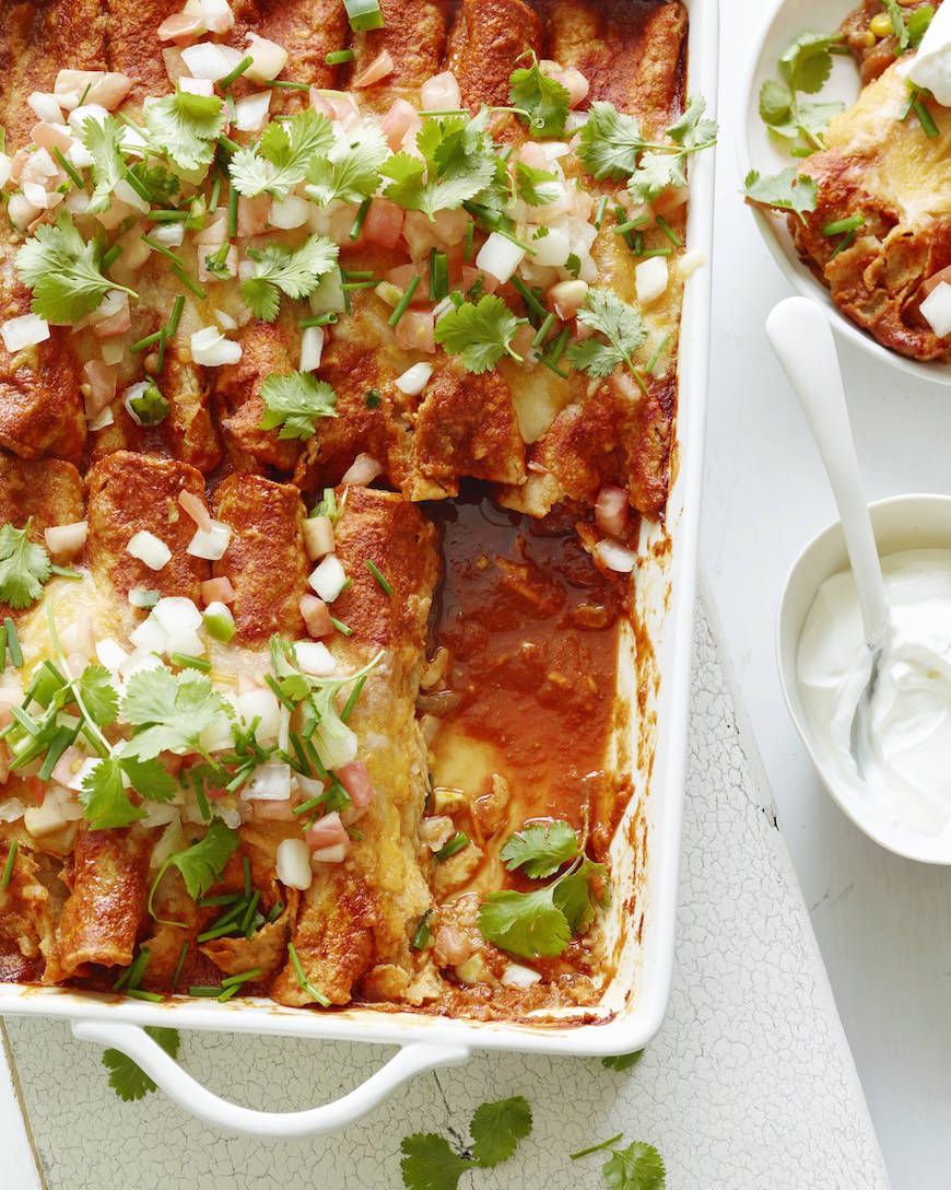 Chicken Enchiladas! 1 of 10 easy weeknight / back to school meals from www.whatsgabycooking.com (@whatsgabycookin)