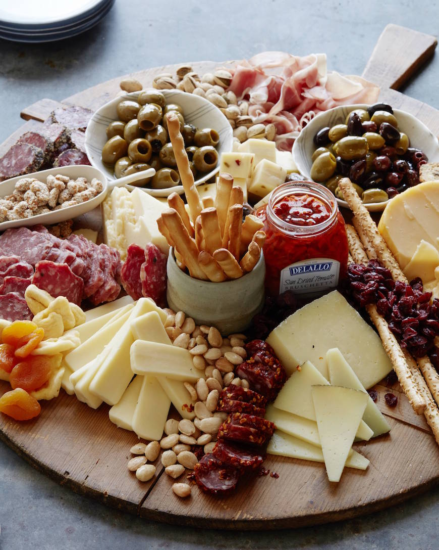 The Ultimate Appetizer Board from www.whatsgabycooking.com (@whatsgabycookin)