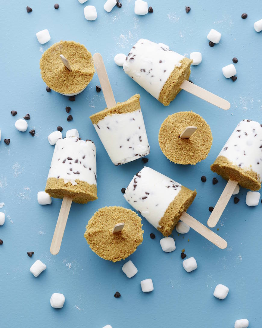 S'more Cheesecake Pops from www.whatsgabycooking.com (@whatsgabycookin)