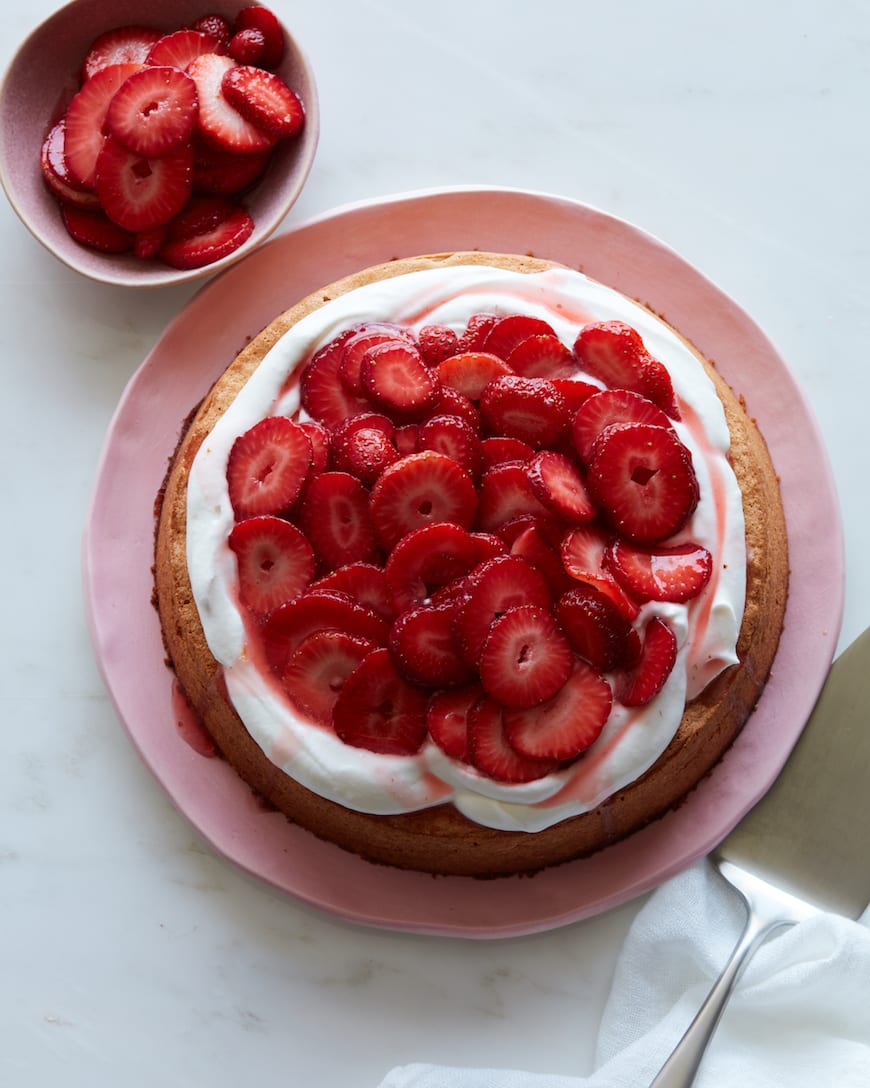 Almond Cake with Strawberries from www.whatsgabycooking.com (@whatsgabycookin) Gluten-Free Almond Cake With Strawberries Gluten-Free Almond Cake With Strawberries WGC Almond Cake with Strawberries 1