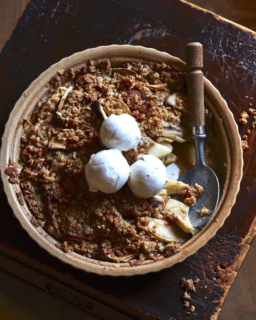 Mom's Famous Apple Crisp from www.whatsgabycooking.com (@whatsgabycookin)