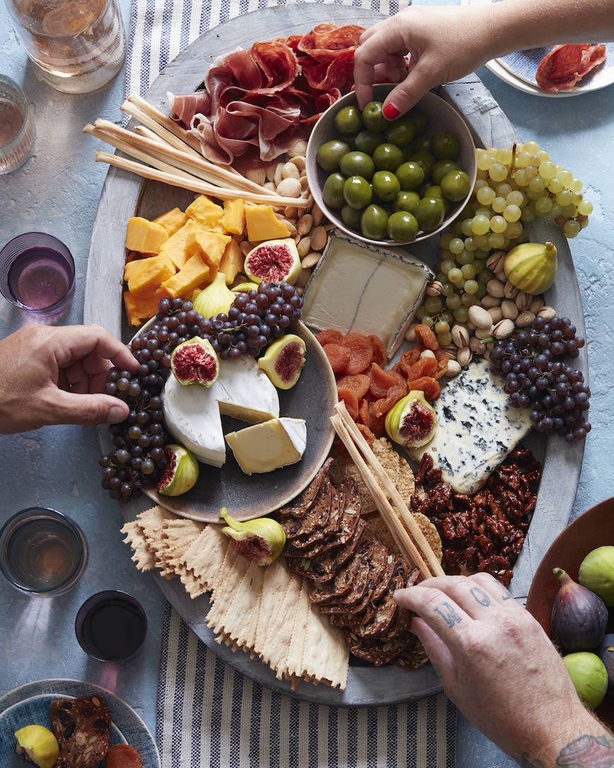How To Make The Ultimate Cheese Plate from www.whatsgabycooking.com (@whatsgabycookin)