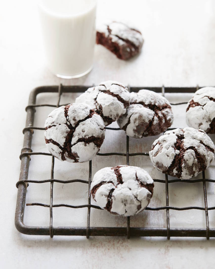 Gooey Chocolate Crinkle Cookies