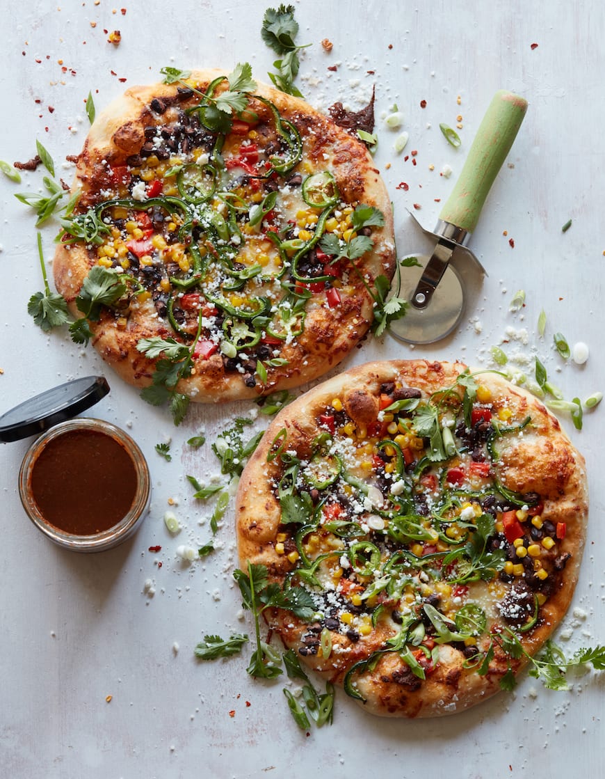 Southwestern Taco Pizza from www.whatsgabycooking.com (@whatsgabycookin)